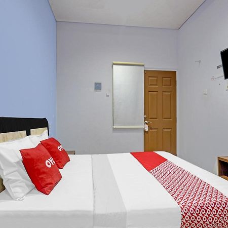 Oyo 90553 Arteri Guest House Семаранг Экстерьер фото
