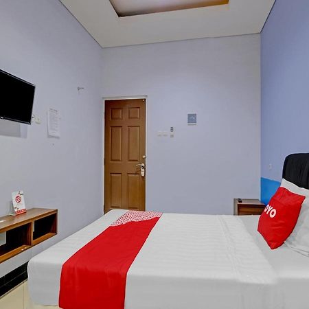 Oyo 90553 Arteri Guest House Семаранг Экстерьер фото