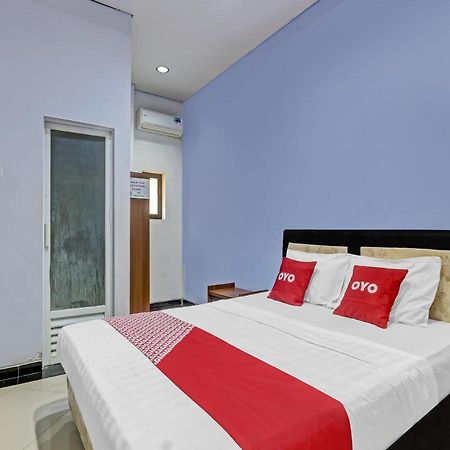 Oyo 90553 Arteri Guest House Семаранг Экстерьер фото