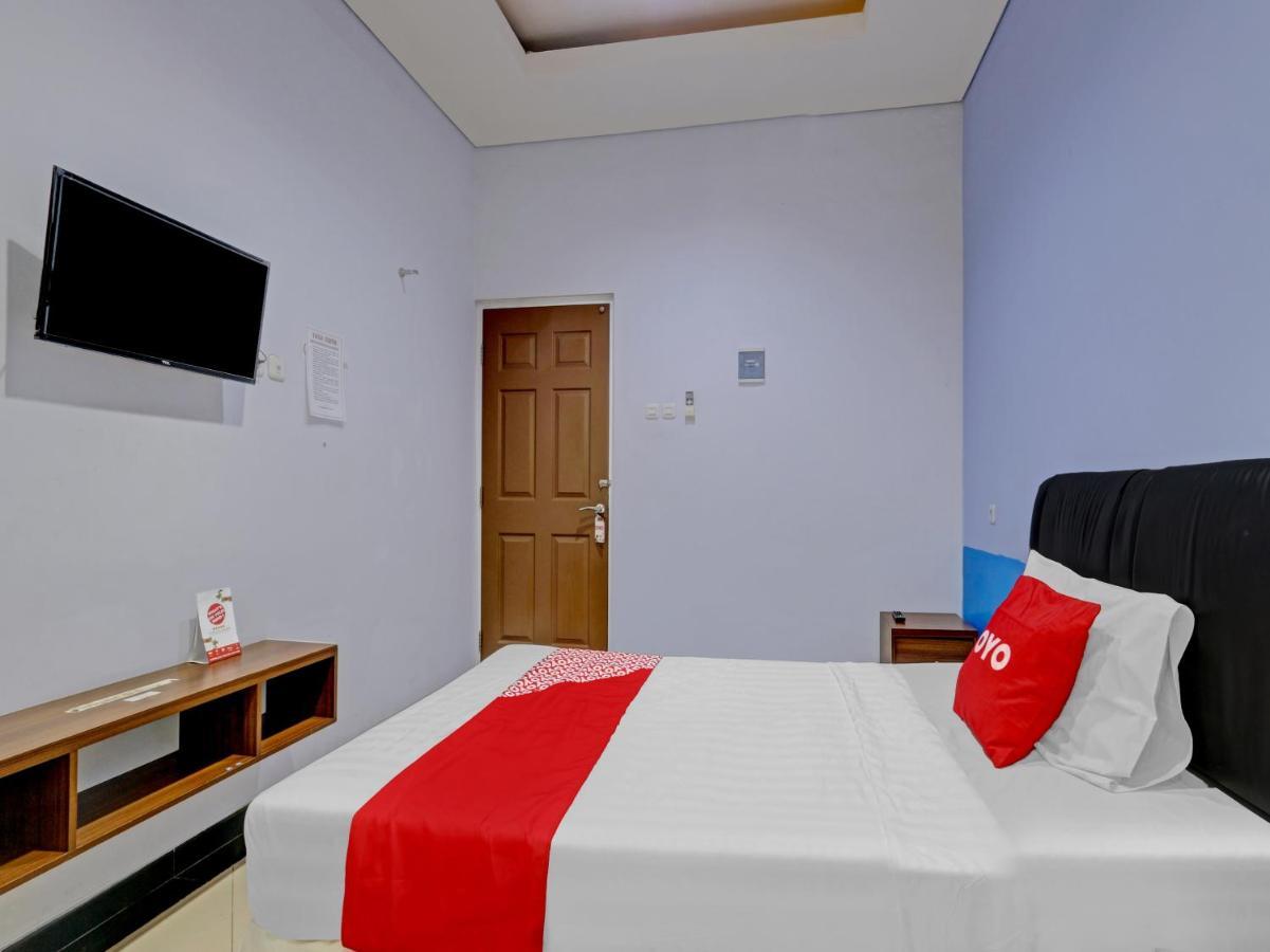 Oyo 90553 Arteri Guest House Семаранг Экстерьер фото