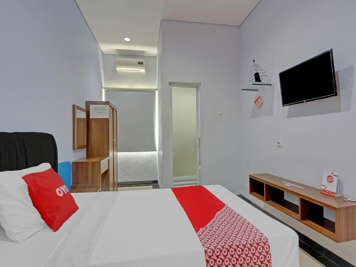 Oyo 90553 Arteri Guest House Семаранг Экстерьер фото