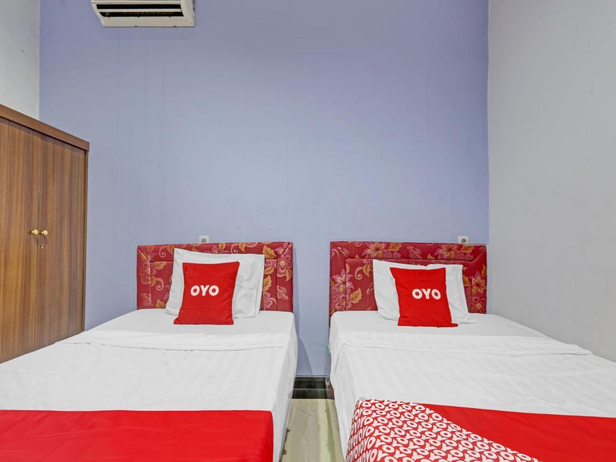 Oyo 90553 Arteri Guest House Семаранг Экстерьер фото