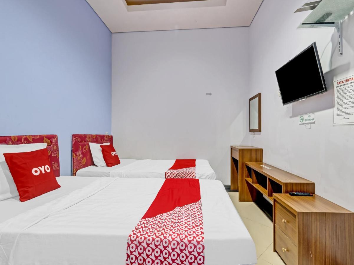 Oyo 90553 Arteri Guest House Семаранг Экстерьер фото