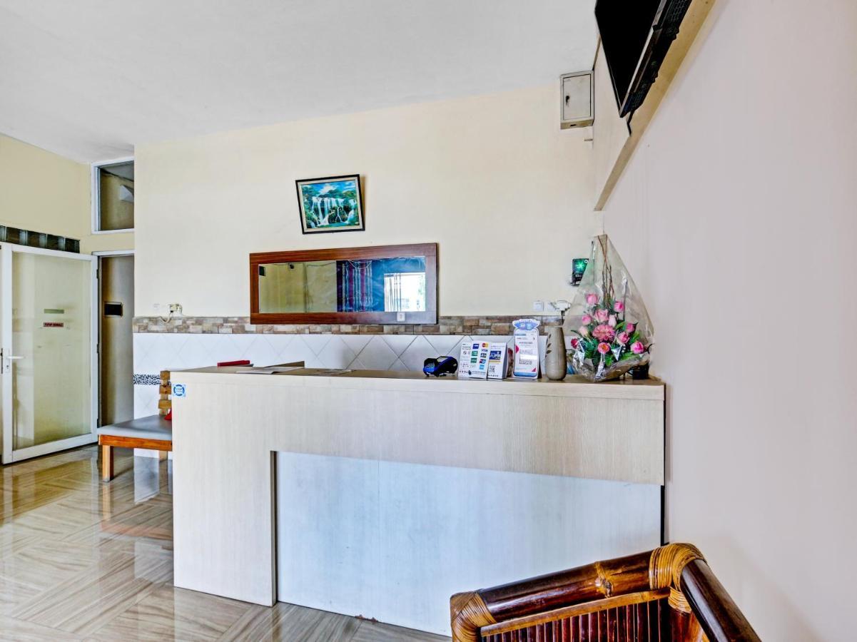 Oyo 90553 Arteri Guest House Семаранг Экстерьер фото
