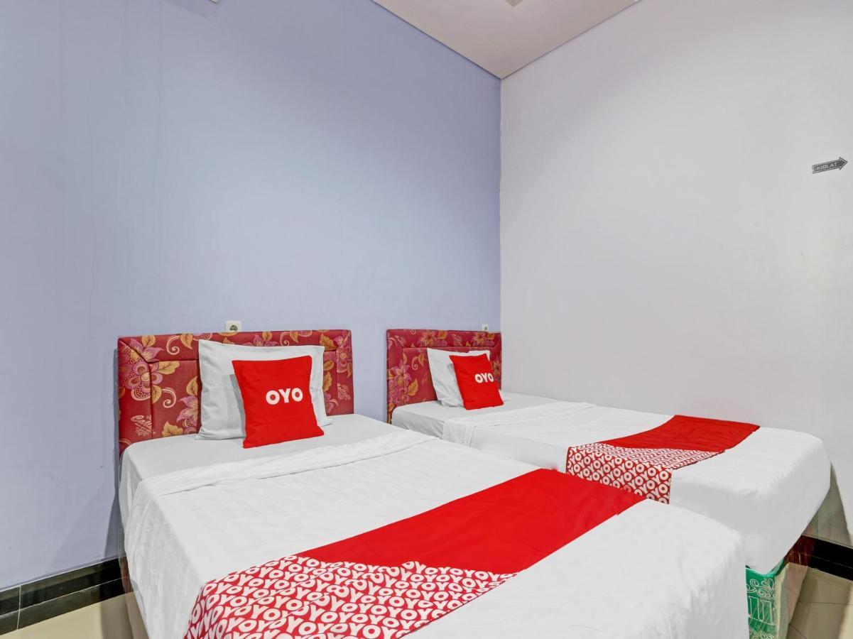 Oyo 90553 Arteri Guest House Семаранг Экстерьер фото