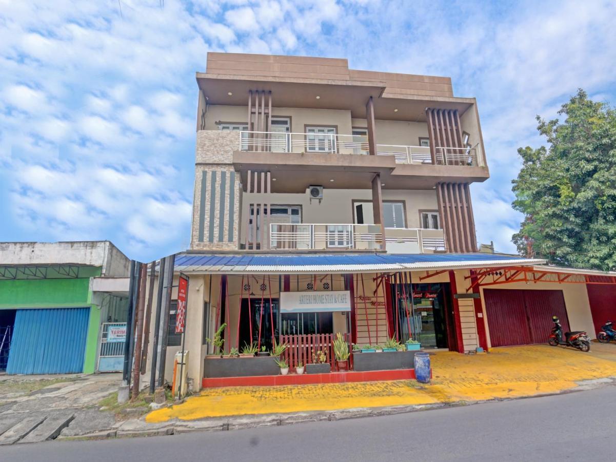 Oyo 90553 Arteri Guest House Семаранг Экстерьер фото