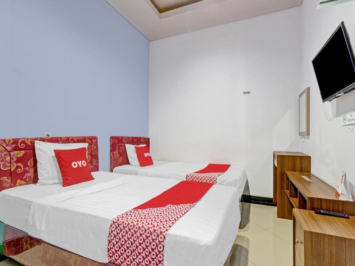 Oyo 90553 Arteri Guest House Семаранг Экстерьер фото