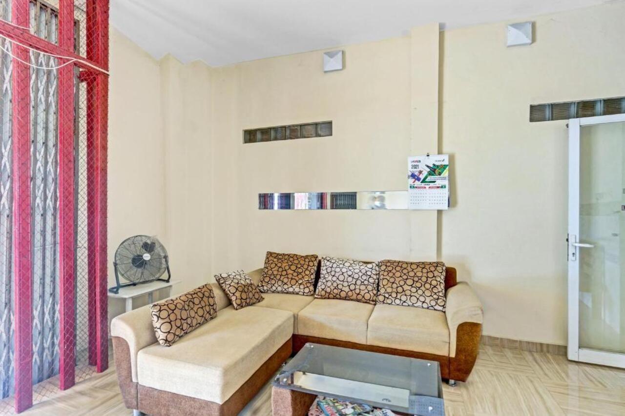 Oyo 90553 Arteri Guest House Семаранг Экстерьер фото