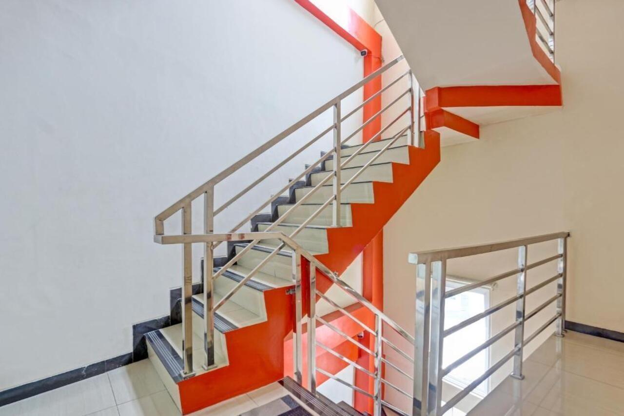 Oyo 90553 Arteri Guest House Семаранг Экстерьер фото